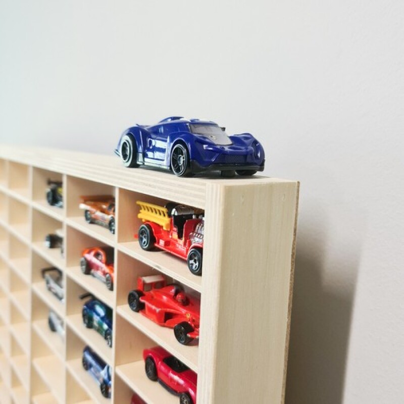 Medinė lentyna 90 automobilių