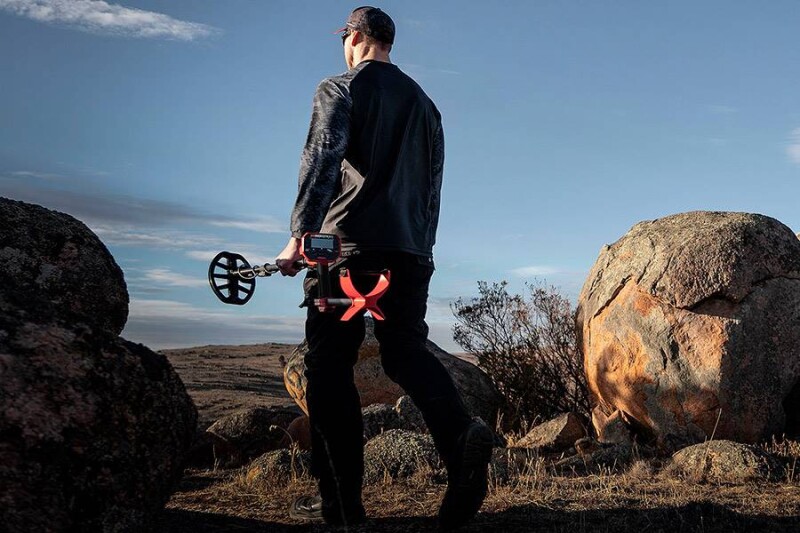 Metalo detektorius Minelab Vanquish 540 Pro-Pack + DOVANA KREPŠYS